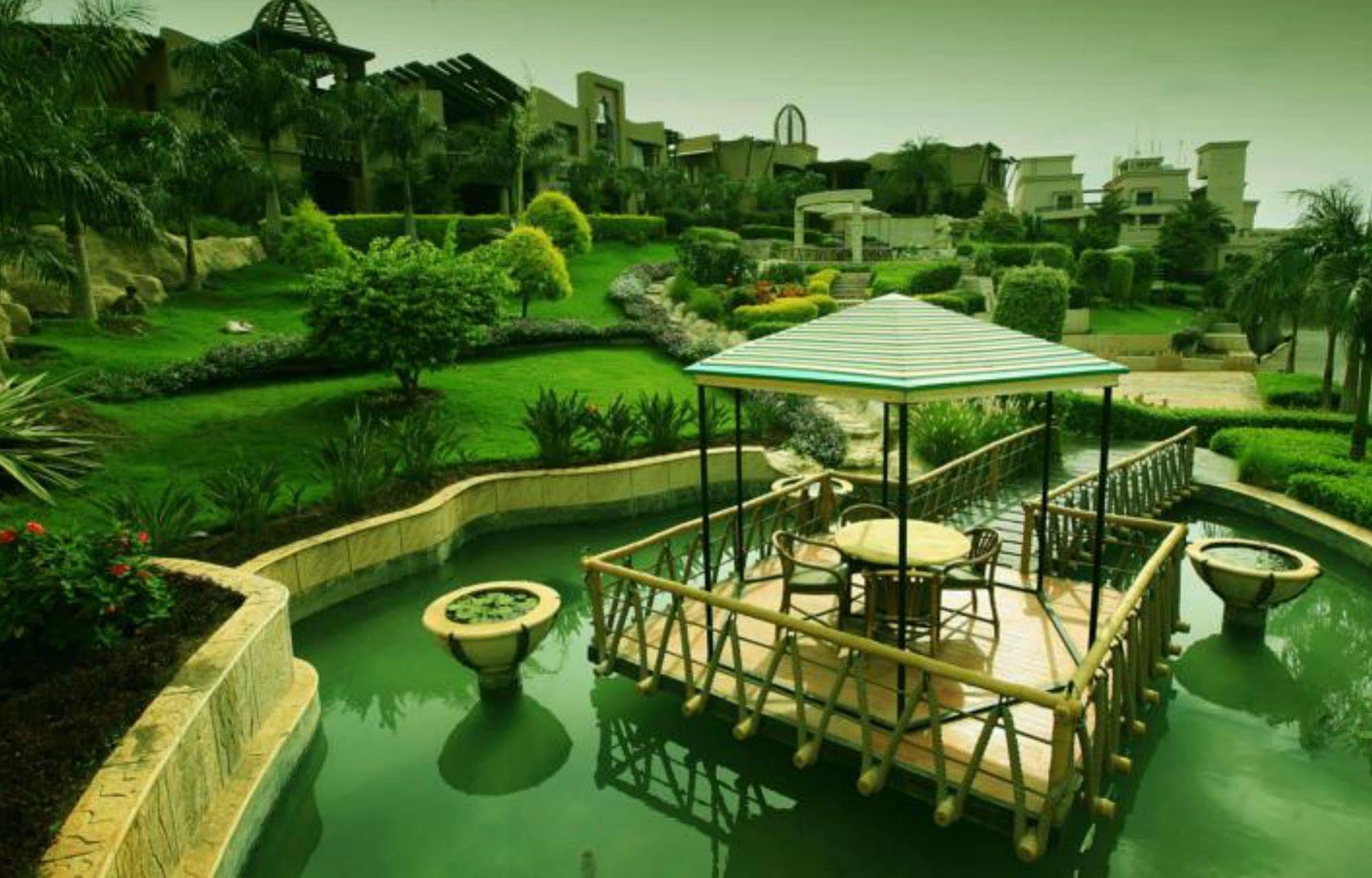 The Corinthians And Club 5* Pune