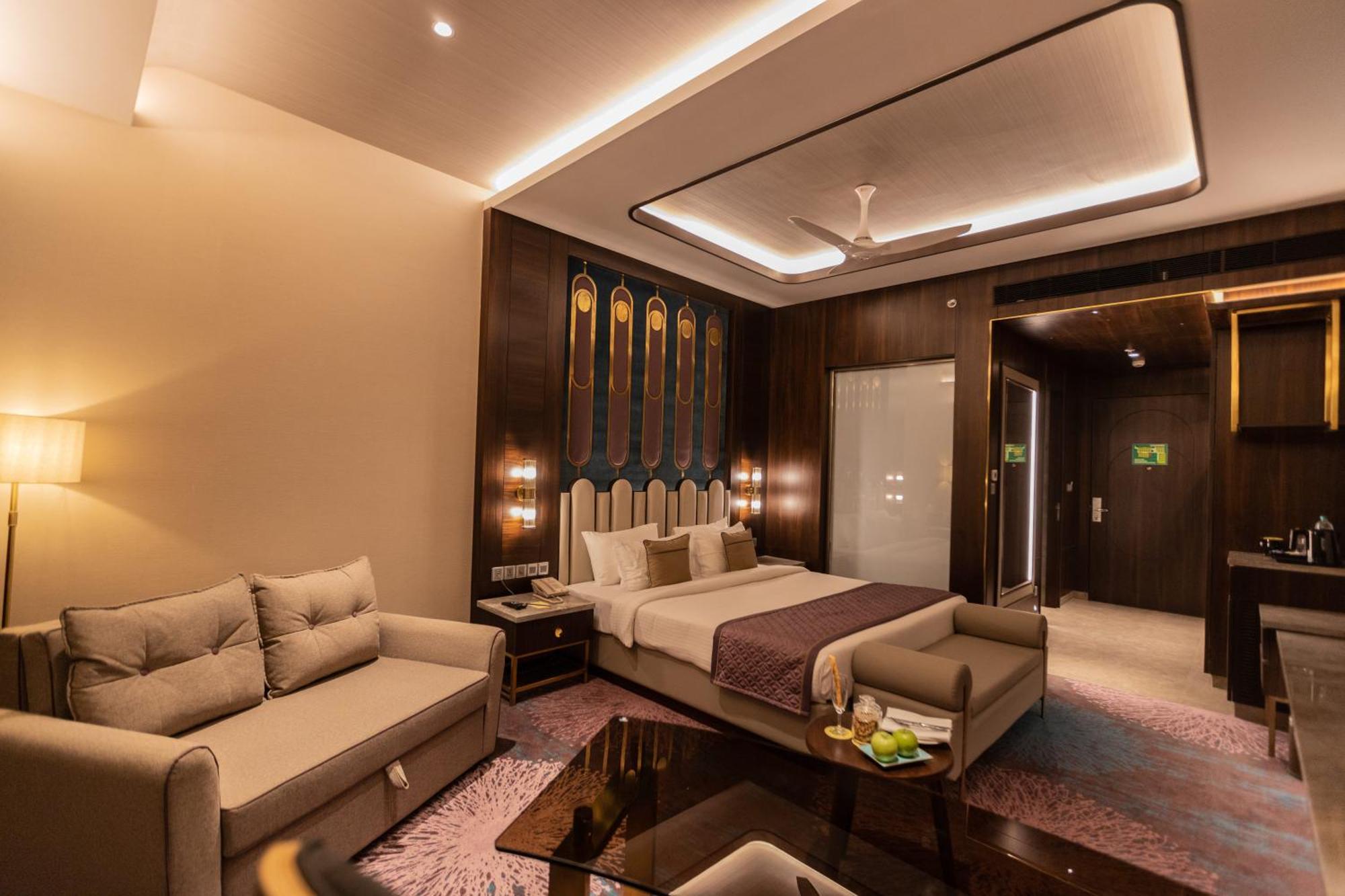 The Corinthians And Club 5* Pune